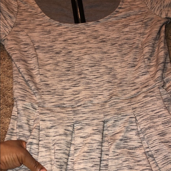 𝙷&𝙼 𝙷𝚒𝚐𝚑 𝚀𝚞𝚊𝚕𝚒𝚝𝚢 𝙳𝚛𝚎𝚜𝚜 - Picture 4 of 6